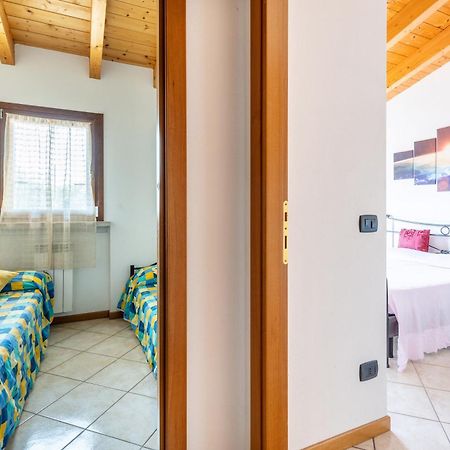 Residence La Corte Near Gardaland Кастельнуово-дель-Гарда Экстерьер фото