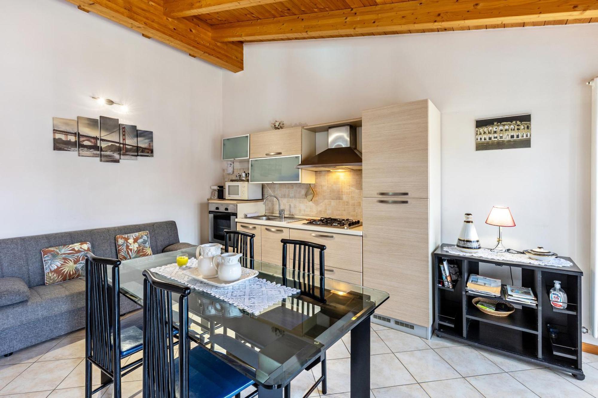Residence La Corte Near Gardaland Кастельнуово-дель-Гарда Экстерьер фото