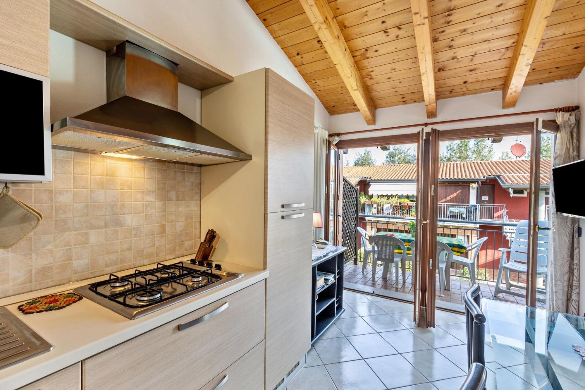 Residence La Corte Near Gardaland Кастельнуово-дель-Гарда Экстерьер фото