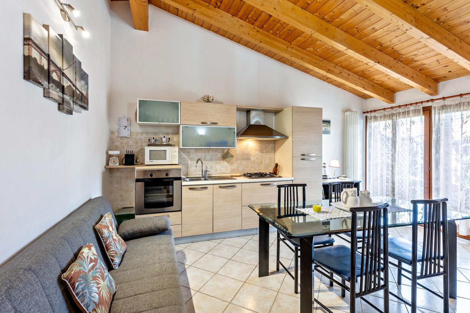 Residence La Corte Near Gardaland Кастельнуово-дель-Гарда Экстерьер фото